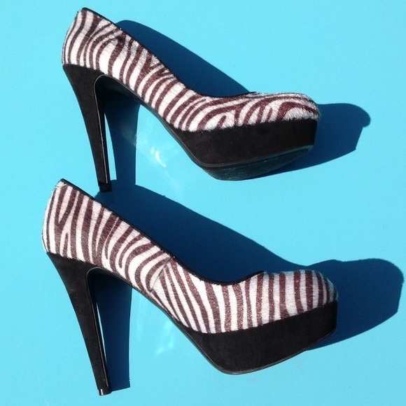 Zebra print platform pumps by Guess - Picture 4 of 8